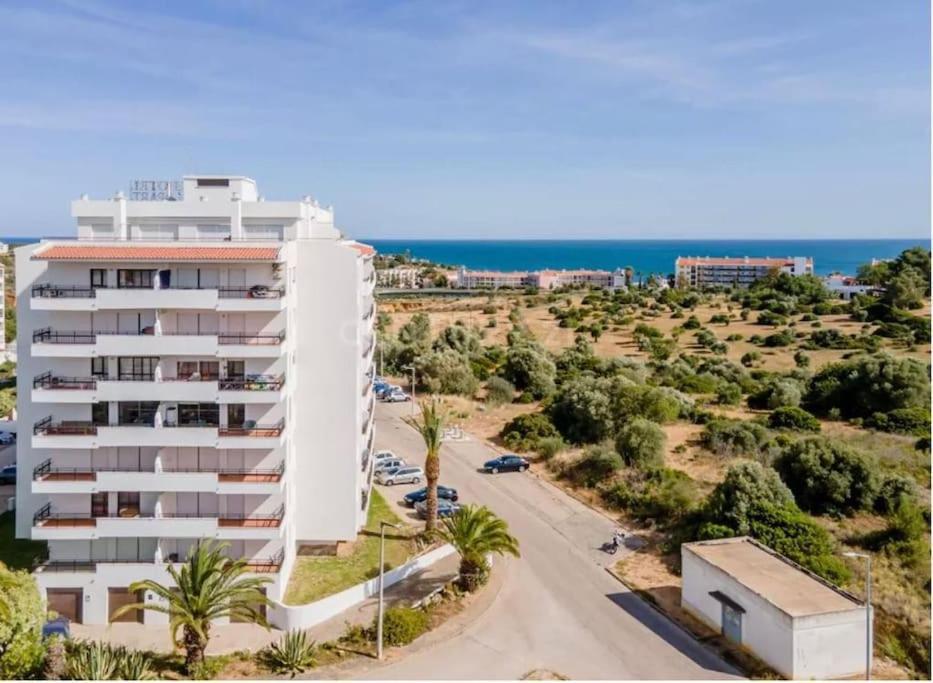 Cozy Apartment With Seaview 300M From The Beach Portimão Exterior photo